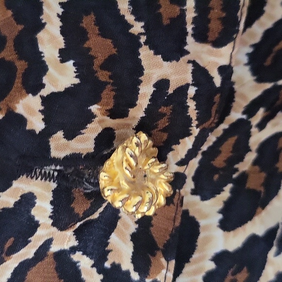Maggy London vintage 100% silk animal print blouses with solid gold tone… - Picture 2 of 2
